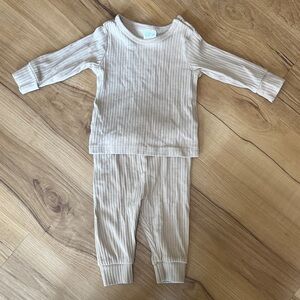 The Sweetest H&M Cream Ribbed Long Sleeve Newborn Set😍
